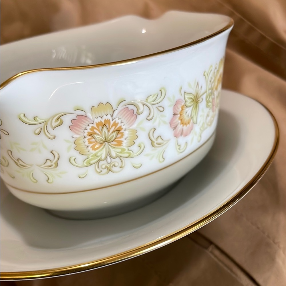 Noritake Japan 2355 May Garden Elegant Floral Gravy Boat with attached Saucer